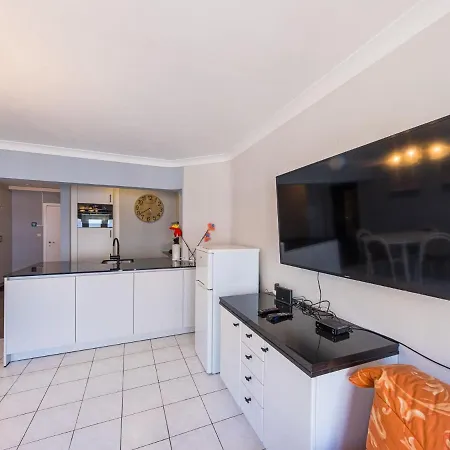 Osborne 2 Bedrooms On Floor 2 *